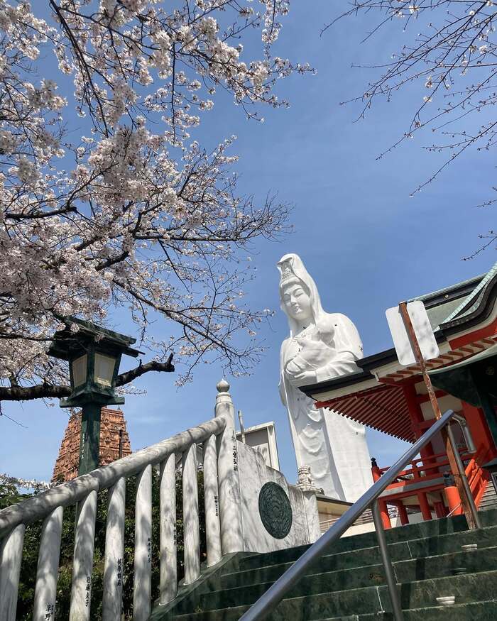 Cẩm nang du lịch Kurume - Chiêm ngưỡng bức tượng Phật Bà Quan Âm cao 62m