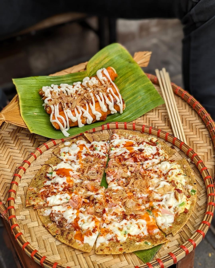 Bánh tráng nướng là linh hồn của mọi cuộc dạo chơi đường phố