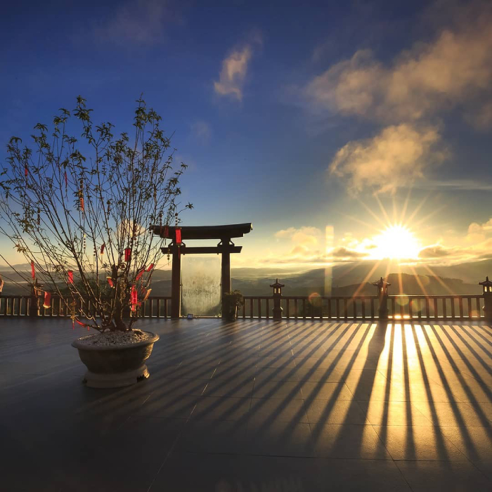 Chùa Linh Quy Pháp Ấn là điểm đến của rất nhiều người đang tìm kiếm sự an yên