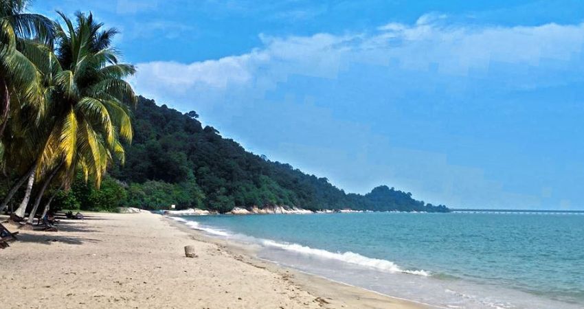Bãi biển Teluk Batik - cẩm nang du lịch Lumut Malaysia