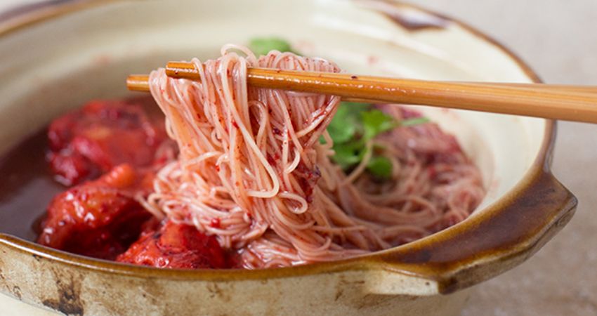 Mì rượu đỏ - cẩm nang du lịch Lumut Malaysia