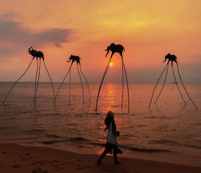 Bãi Trường có nhiều công trình “sống ảo” nổi tiếng