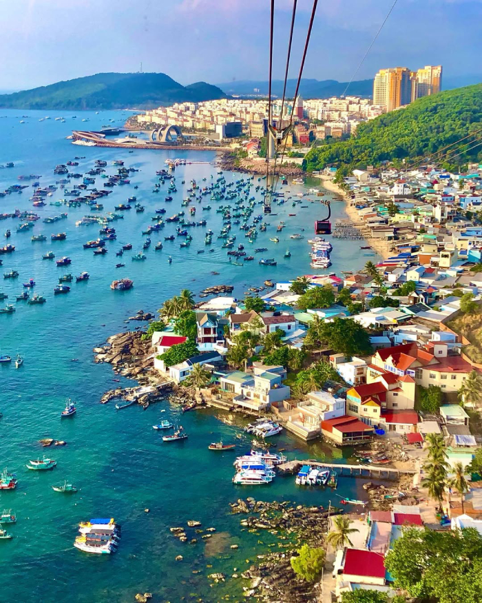 Hòn Thơm trù phú với sự sắp đặt giữa biển cả và những nếp nhà xinh xắn