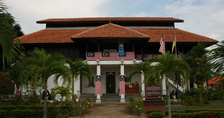 Pháo đài và Bảo tàng Lukut - cẩm nang du lịch Port Dickson