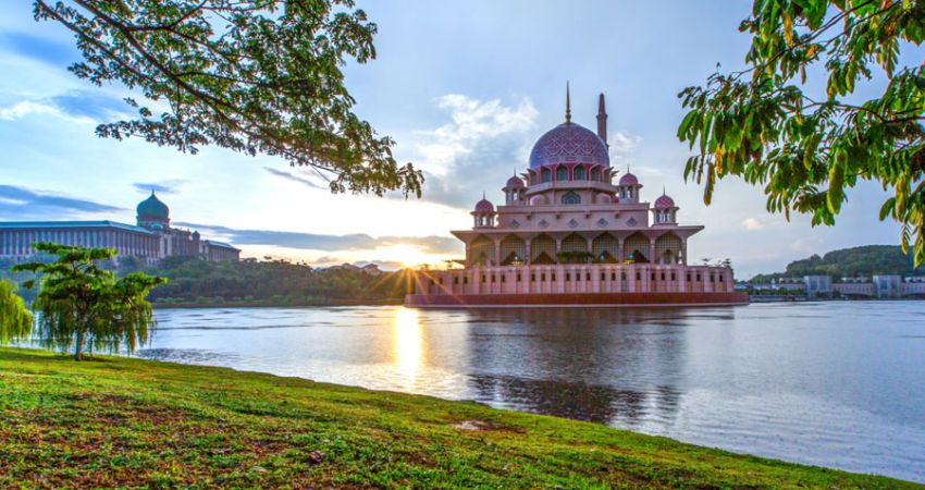 Bạn có thể ghé Putrajaya Malaysia vào tháng 5-8 - cẩm nang du lịch Putrajaya Malaysia