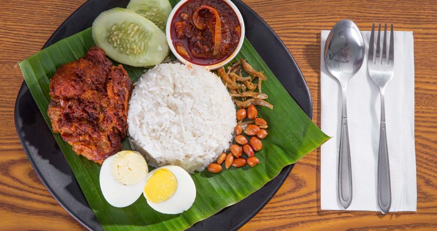 Nasi Lemak Pak Ayob - cẩm nang du lịch Shah Alam Malaysia