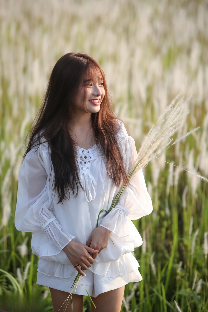 Săn ảnh sống ảo ở cánh đồng cỏ lau TP Thủ Đức 