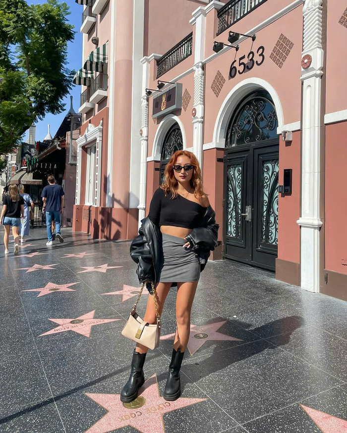 Đại lộ Danh Vọng Mỹ là thu hút nhiều du khách ghé thăm chụp ảnh