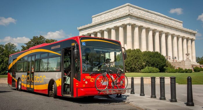 Dễ dàng di chuyển đến đài tưởng niệm Washington Mỹ bằng xe bus
