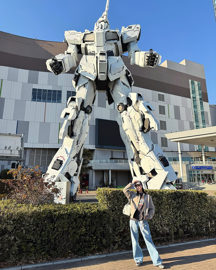 Ngắm tượng Gundam khổng lồ và mua sắm tại DiverCity Tokyo Plaza