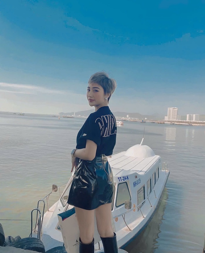 Bạn đi tàu cao tốc để ra đảo Rều Quảng Ninh