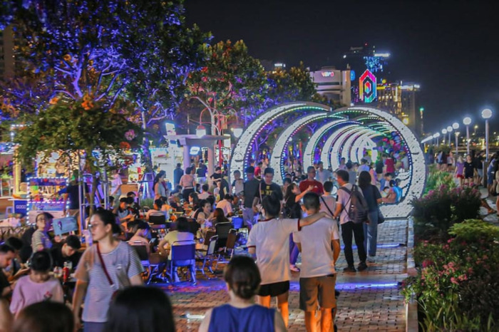 Địa điểm đi chơi 30/4 – 1/5 ở Bình Dương - Phố đêm Bạch Đằng