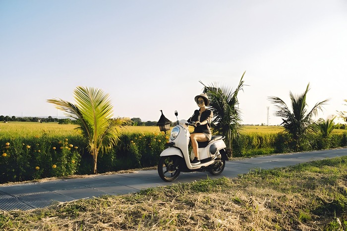 Di chuyển đến điểm du lịch Giồng Trôm Bến Tre bằng xe máy