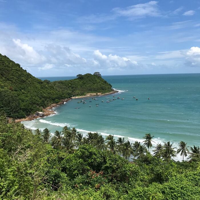 Địa điểm du lịch nằm gần hải đăng Nam Du