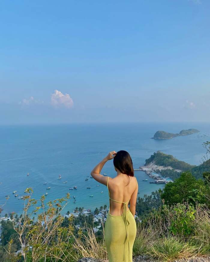 Chiêm ngưỡng toàn cảnh biển đảo thơ mộng từ ngọn hải đăng Nam Du