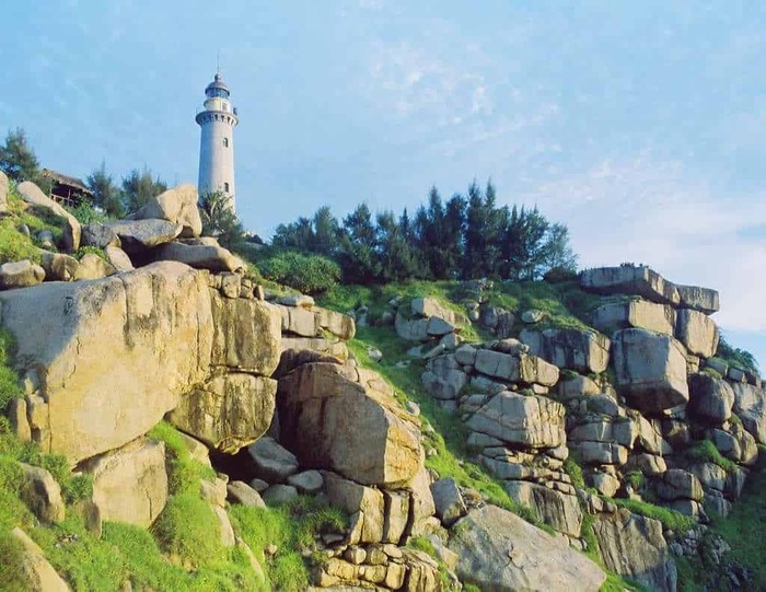 Hải đăng Nam Du là biểu tượng du lịch của hòn đảo