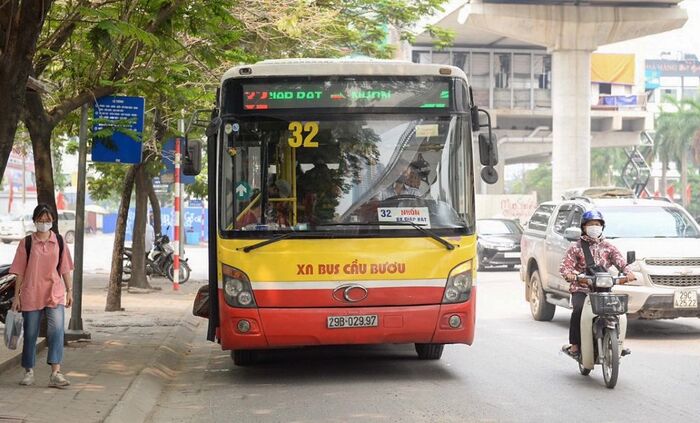 Kinh nghiệm đi nhà tù Hỏa Lò Hà Nội - Bạn có thể dễ dàng di chuyển bằng xe bus