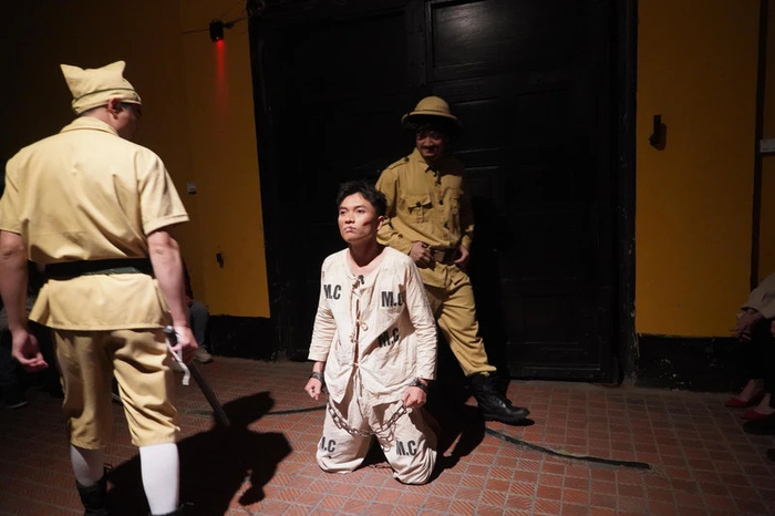 Kinh nghiệm đi nhà tù Hỏa Lò Hà Nội - Tour đêm ở nhà tù Hỏa Lò