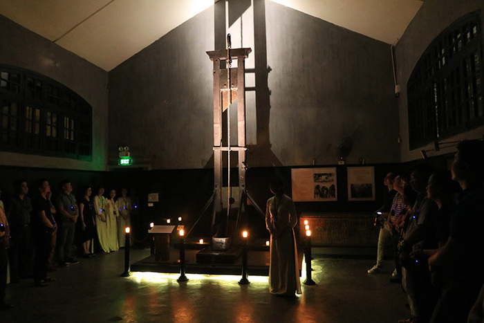 Kinh nghiệm đi nhà tù Hỏa Lò Hà Nội - Vũ khí xử tử của thực dân Pháp