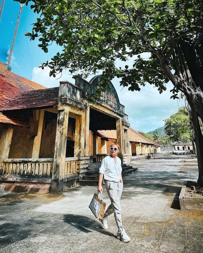 Kinh nghiệm du lịch Côn Đảo tháng 4 - Tham quan nhà tù Côn Đảo