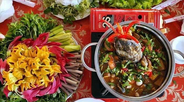 Nhà hàng Hoàng Kim với không gian sang trọng, là nơi thực khách chọn lựa cho những dịp quan trọng.