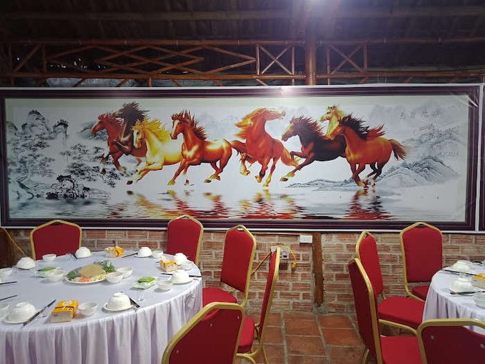 Nhà hàng Cánh Cọ Vàng là điểm đến quen thuộc của dân sành ẩm thực.