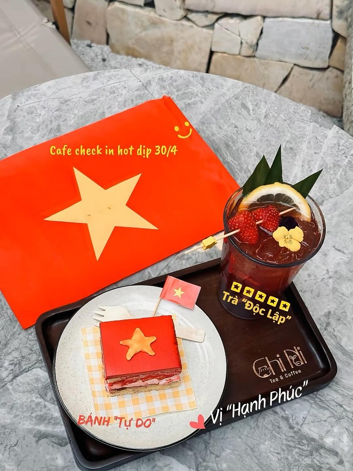 Đồ uống quán cà phê trang trí cờ đỏ sao vàng ở Hà Nội nghe thôi cũng đủ thích rồi