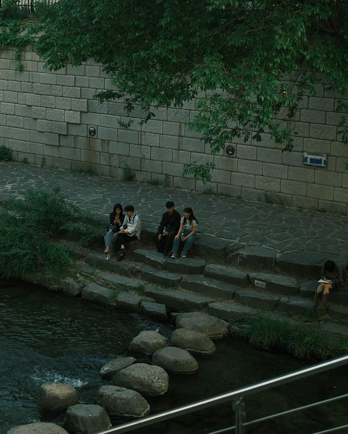 Đi bộ tham quan suối cheonggyecheon hàn quốc