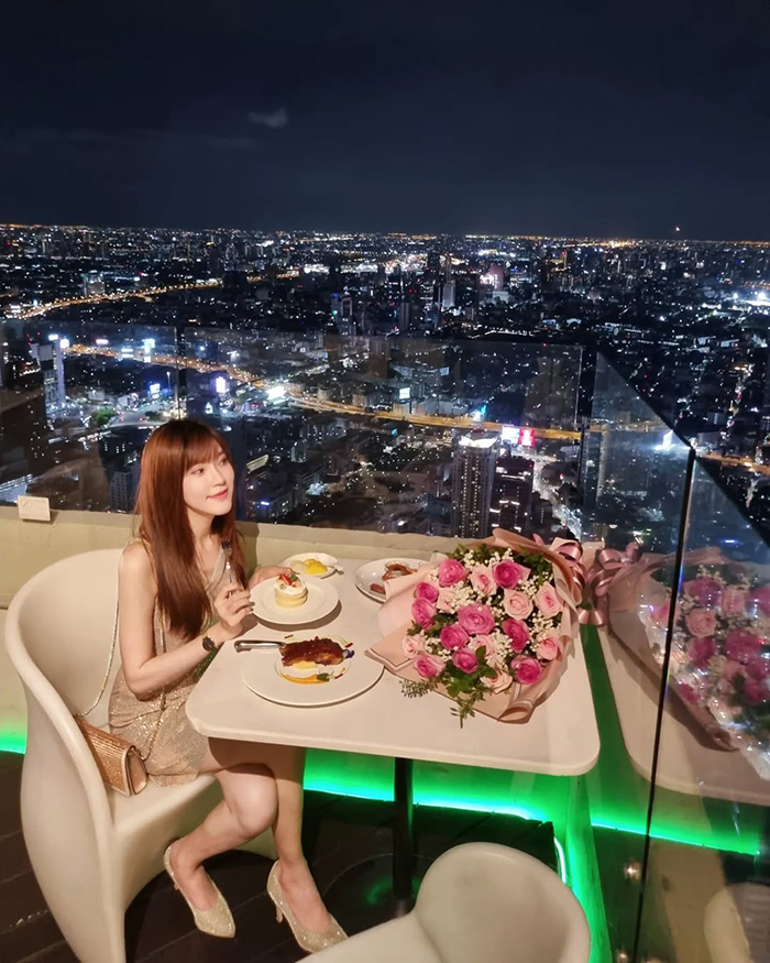 Khung cảnh đẹp vào ban đêm trên tháp Baiyoke Sky Thái Lan