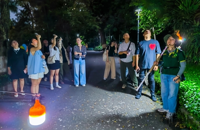 Tour đêm thảo cầm viên TP HCM là hoạt động du lịch mới toanh mới hoạt động vào tháng 3