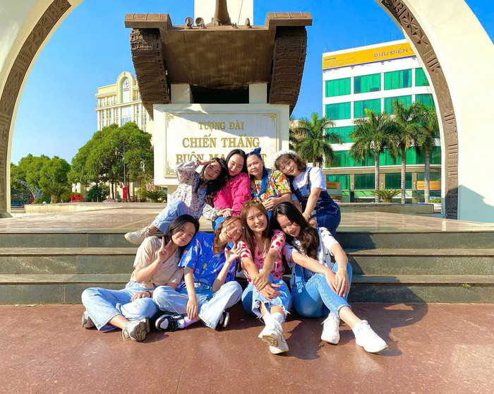 Tượng đài chiến thắng Buôn Ma Thuột thu hút nhiều du khách ghé thăm khám phá