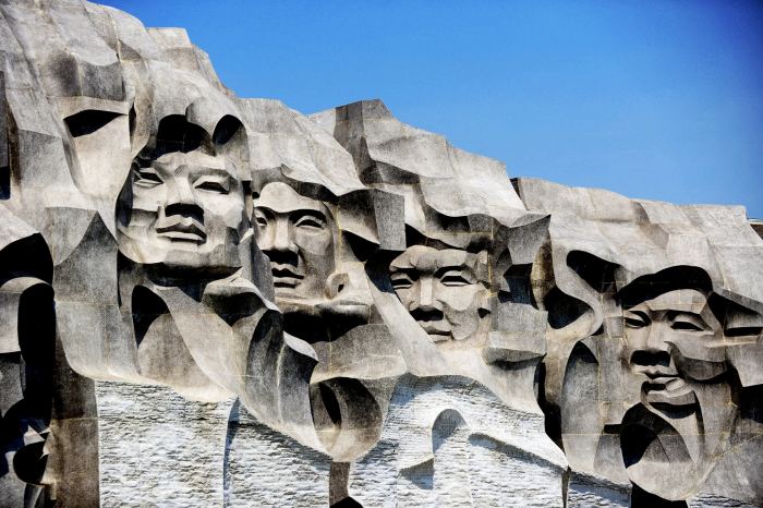 Tượng đài Mẹ Thứ Tam Kỳ 