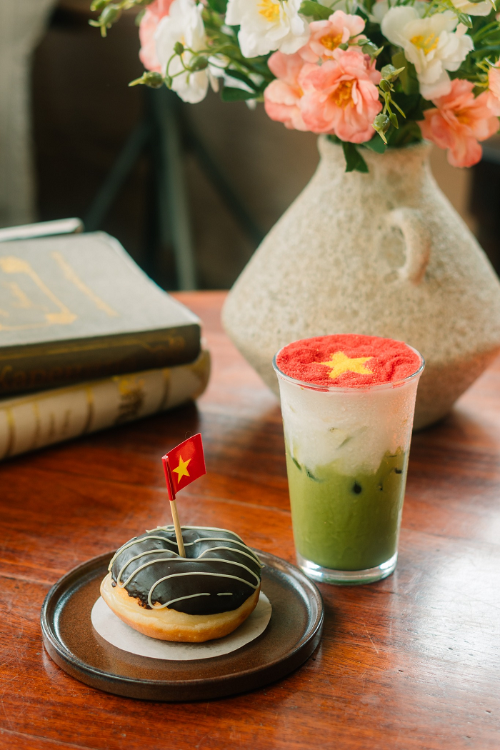 Lập ngay team với hội bạn thân tới quán cà phê trang trí 30 tháng 4 ở Sài Gòn