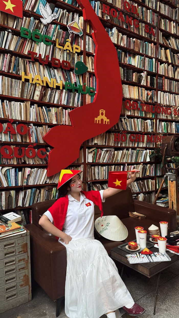 Quán cà phê trang trí 30 tháng 4 ở Sài Gòn có nhiều góc cực xịn