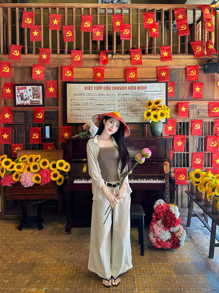 Tới quán cà phê trang trí 30 tháng 4 ở Sài Gòn ngay thôi nào