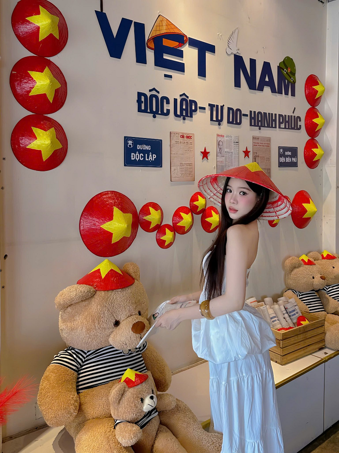 Quán cà phê trang trí 30 tháng 4 ở Sài Gòn đẹp nhức nách