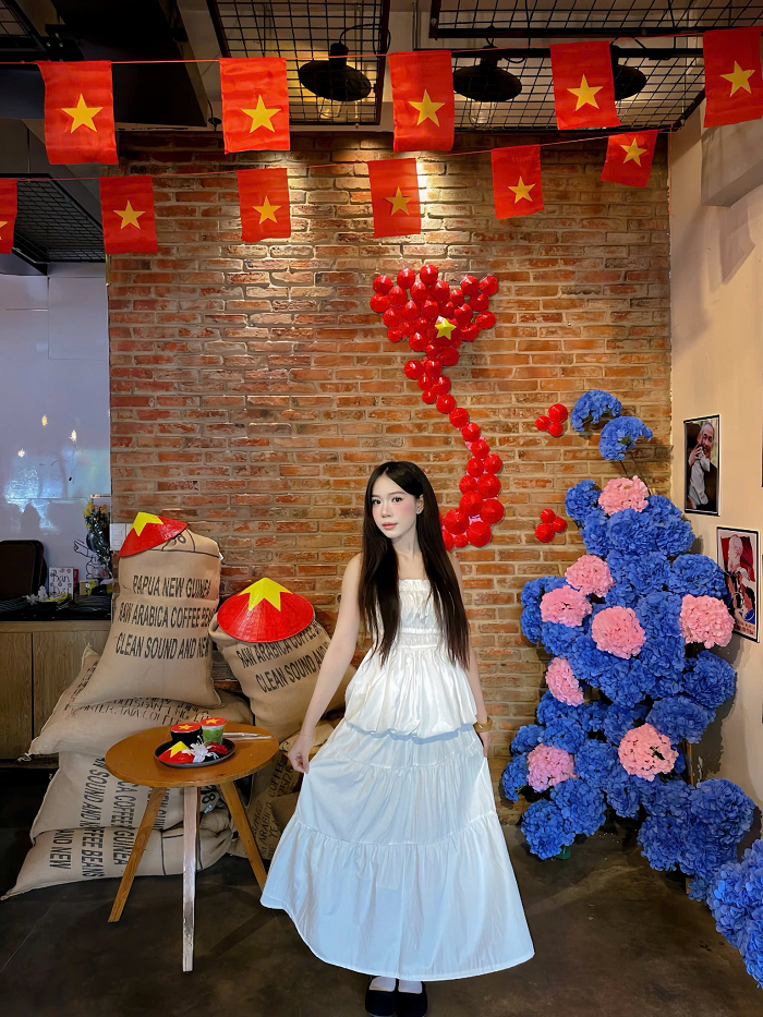 Góc nào góc nấy cũng chỉn chu tại quán cà phê trang trí 30 tháng 4 ở Sài Gòn