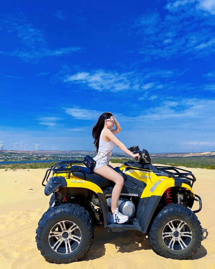 Tha hồ sống ảo với xe jeep khi tới Bàu Trắng trải nghiệm hè ở Phan Thiết 