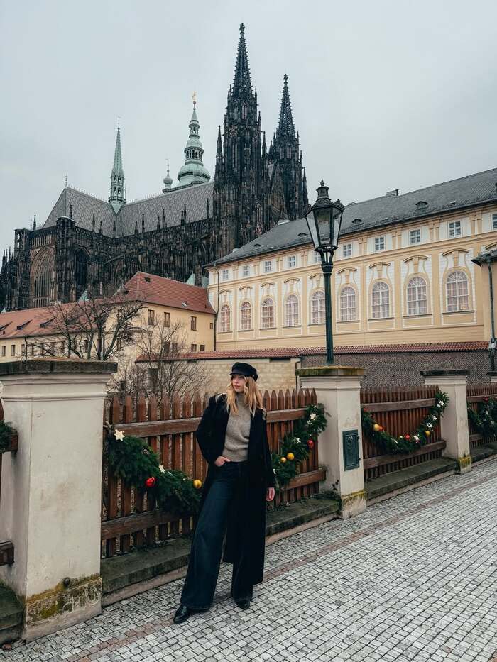 Khám phá các địa điểm du lịch Praha Séc nổi tiếng - Lâu đài Praha