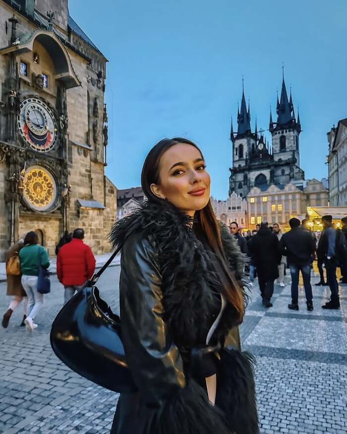 Khám phá các địa điểm du lịch Praha Séc nổi tiếng - Quảng trường Staroměstské náměstí