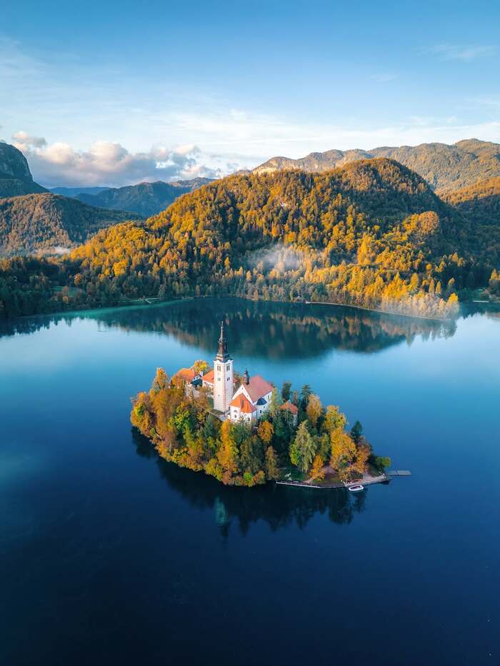 Hồ Bled Slovenia nổi tiếng với cảnh quan thơ mộng