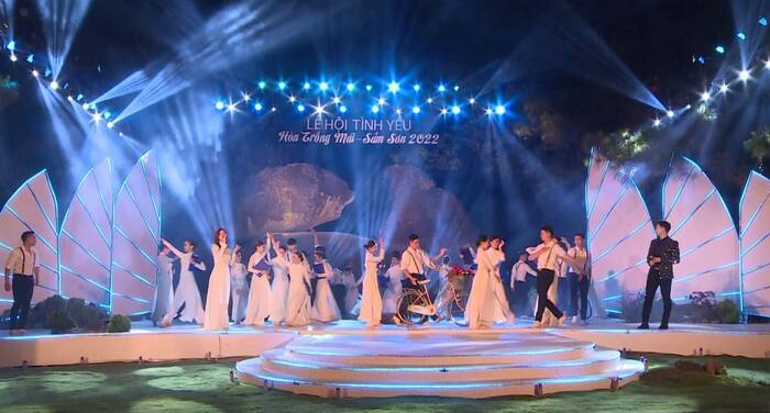 Lễ hội tình yêu ở Hòn Trống Mái Sầm Sơn