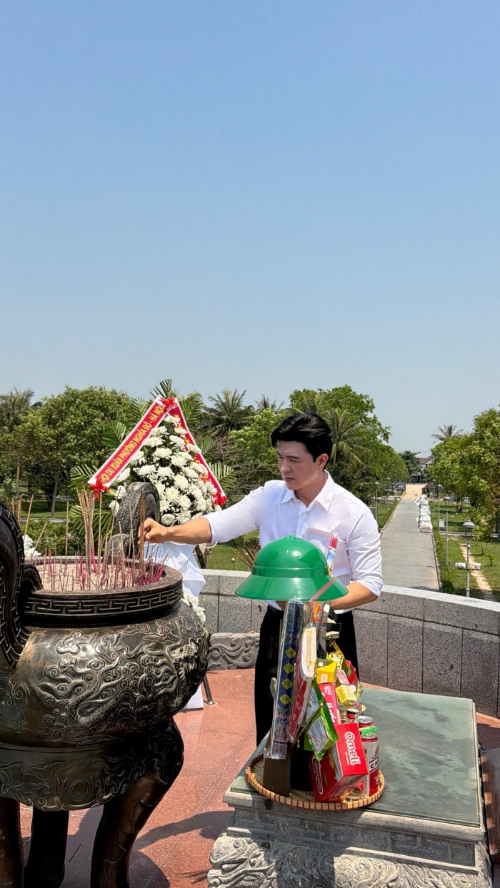 Và khi đứng ở đó, người ta không cần phải nói quá nhiều.