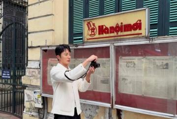 'Chàng rể Việt' Jung Il Woo dạo phố Hà Nội, vinh dự được Đệ nhất phu nhân Tổng thống Hàn Quốc khen ngợi hết lời