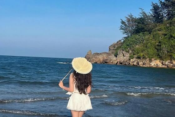 Biển Quỳnh Nghệ An: Nơi bạn hít hà hương vị biển cả không lo bon chen