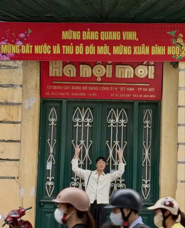 Những hình ảnh giản dị nhưng gần gũi của anh nhanh chóng nhận được nhiều lời khen từ cư dân mạng.