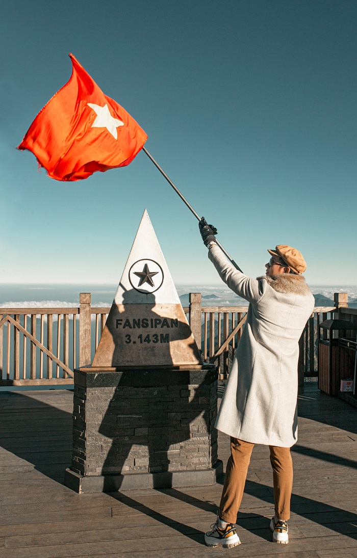 Ghé điểm du lịch bằng tàu hỏa nổi tiếng này mà quên chinh phục Fansipan thì quả là thiếu sót