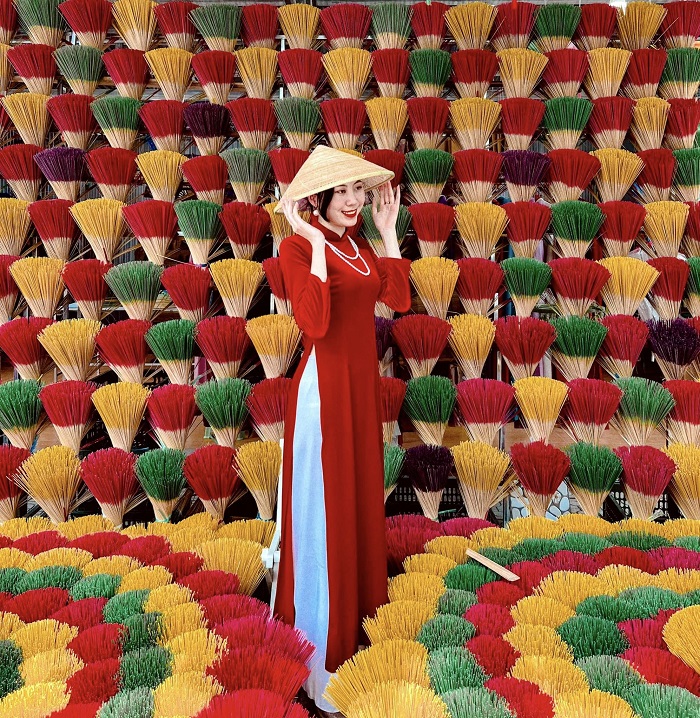 Điểm du lịch bằng tàu hỏa nổi tiếng Huế có làng hương Thủy Xuân