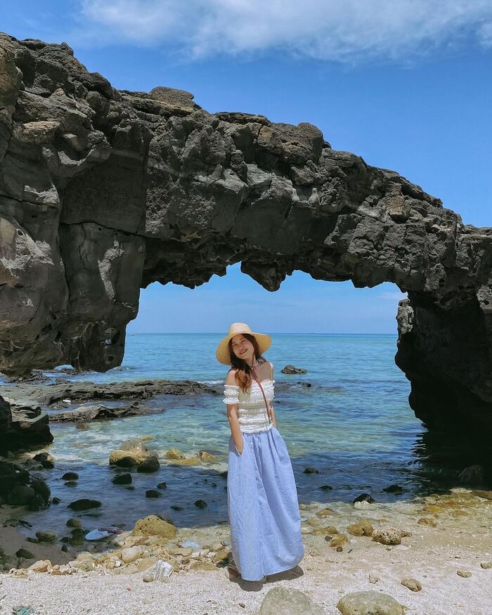 trải nghiệm check-in cháy máy ở cổng Tò Vò Lý Sơn