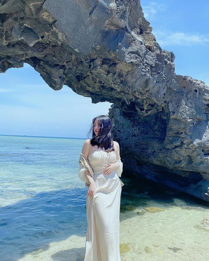 Thời điểm lý tưởng để ghé thăm cổng Tò Vò Lý Sơn là tháng 5 – tháng 8